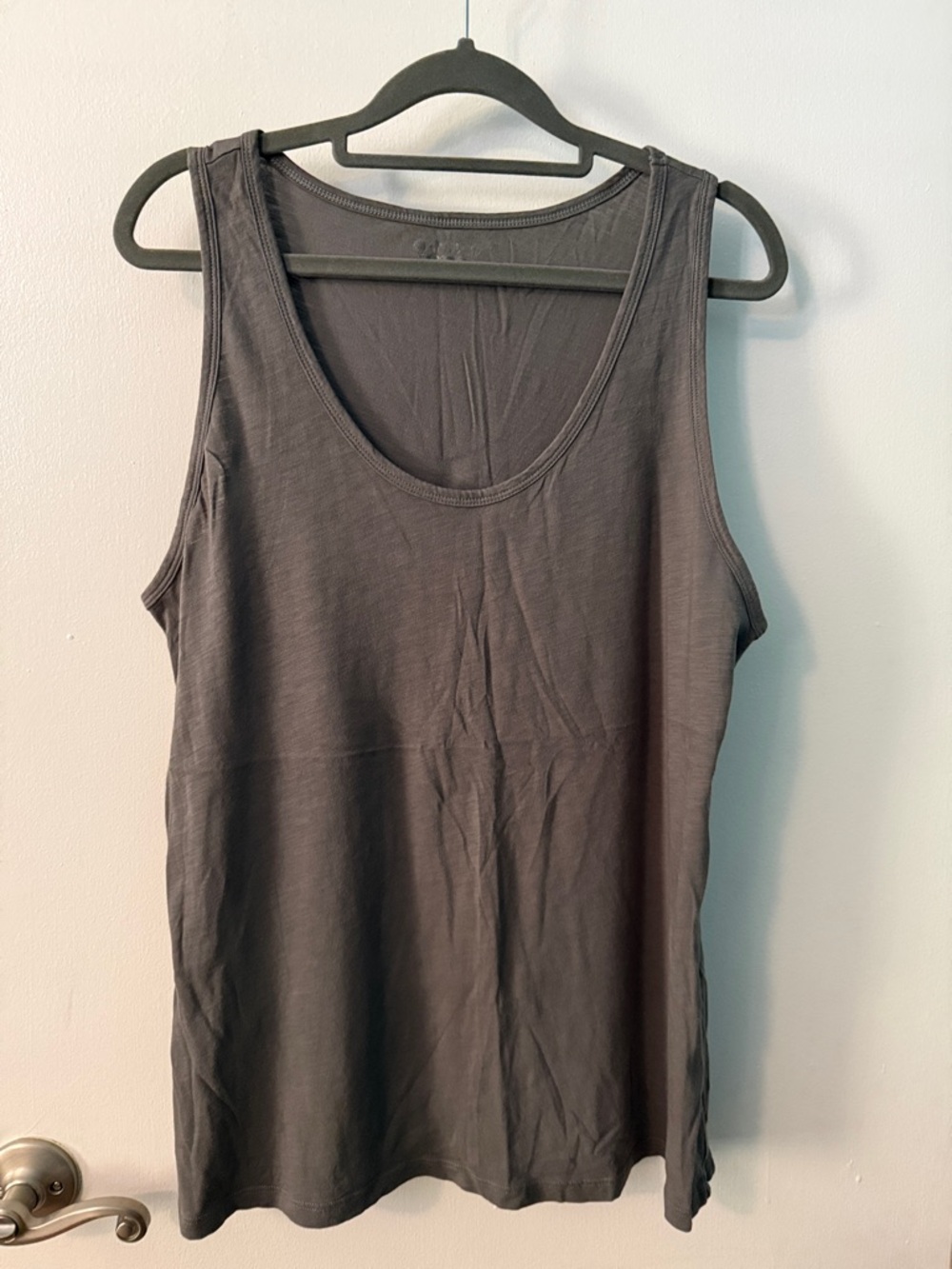 Women's Olive Scoop Neck Tank Top - Unbranded